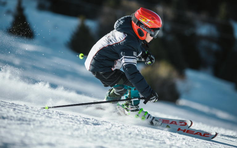 Przygotuj swoje narty na sezon z Locales.pl: Kluczowe kroki do doskonałego startu